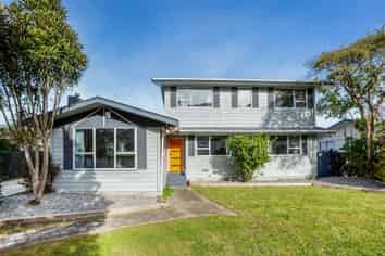 143 California Drive, Totara Park