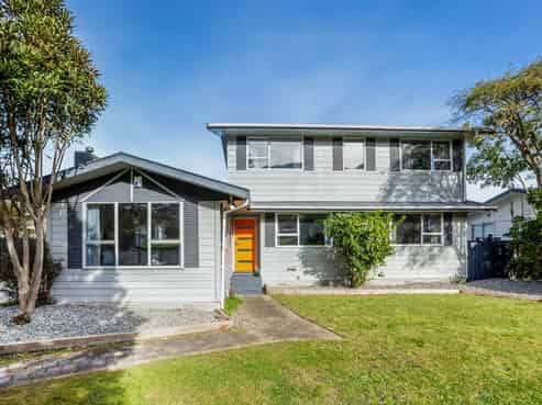 143 California Drive, Totara Park
