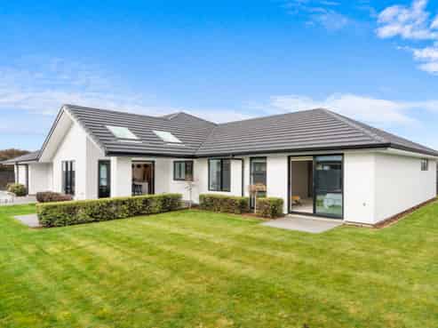 10 Blunden Road, Lincoln