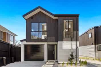 10B Prince Regent Drive, Half Moon Bay