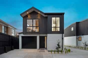 10B Prince Regent Drive, Half Moon Bay