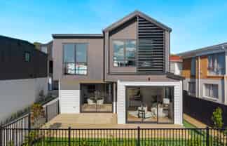 10B Prince Regent Drive, Half Moon Bay