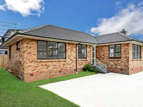 13 Geoffrey Place, Mangere East