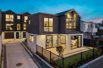 10D Prince Regent Drive, Half Moon Bay