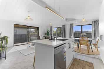247 Tukapa Street, Westown