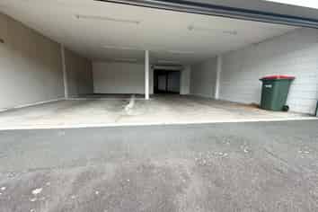 HENDERSON'S PRIME RETAIL OPPORTUNITY
