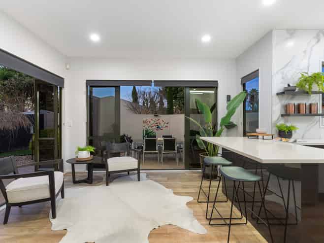 10 Advance Way, Albany