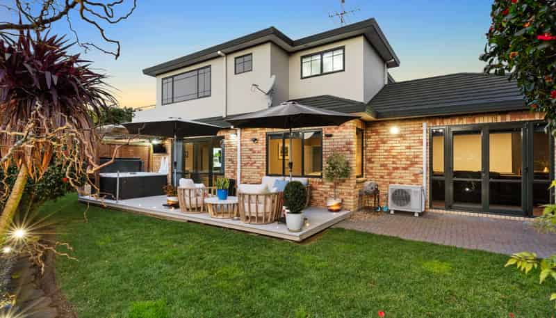 10 Advance Way, Albany