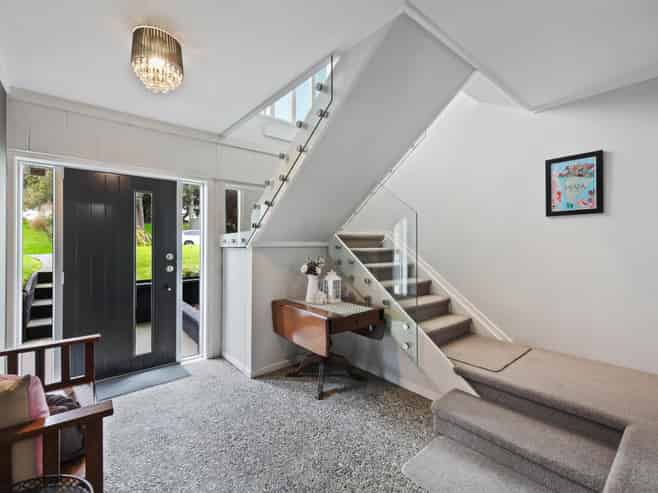 34 Sunnyhill Crescent, Sunnyhills