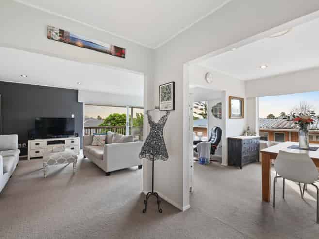 34 Sunnyhill Crescent, Sunnyhills
