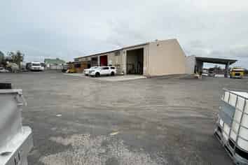 860M² WAREHOUSE ON JOHN
