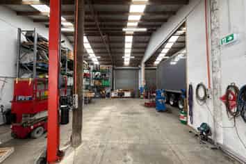 860M² WAREHOUSE ON JOHN
