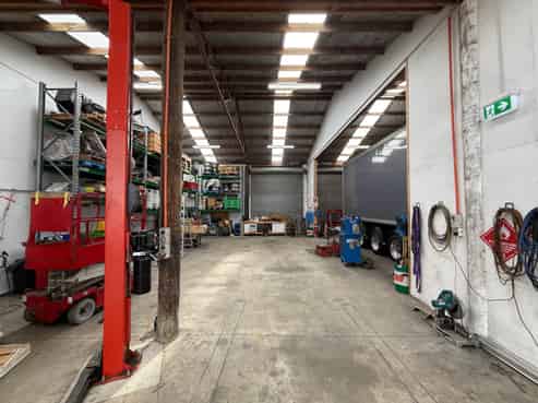 860M² WAREHOUSE ON JOHN
