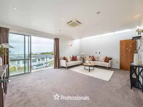 3 Lone Tree Grove, Kelson