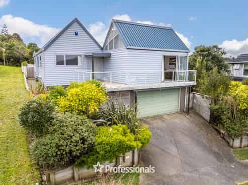 3 Lone Tree Grove, Kelson