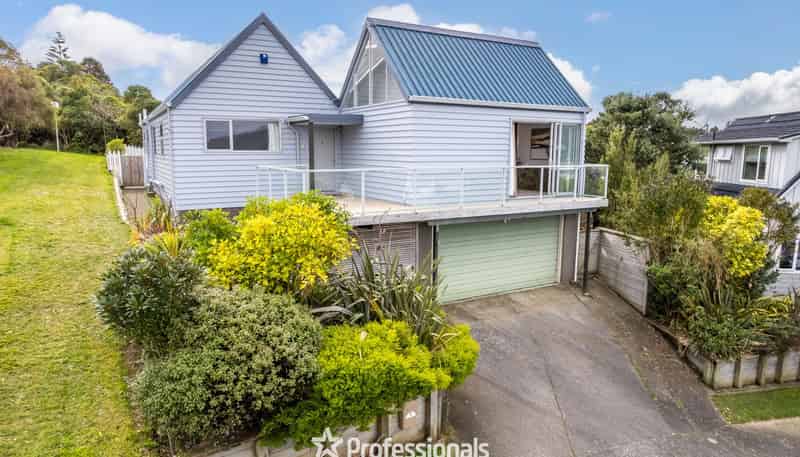 3 Lone Tree Grove, Kelson