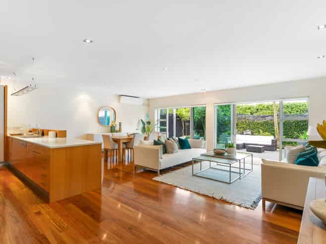 5/258 Hurstmere Road, Takapuna