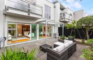 5/258 Hurstmere Road, Takapuna
