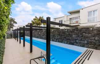 5/258 Hurstmere Road, Takapuna