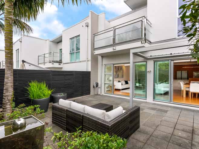 5/258 Hurstmere Road, Takapuna