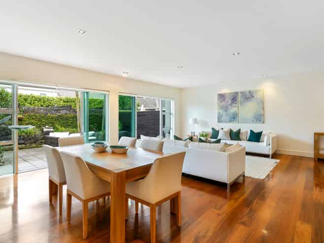 5/258 Hurstmere Road, Takapuna