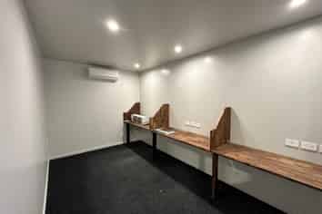 Rare Industrial Unit in Henderson