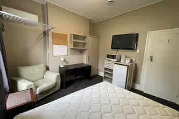 Room 4/ 54 Queen Street, North Dunedin