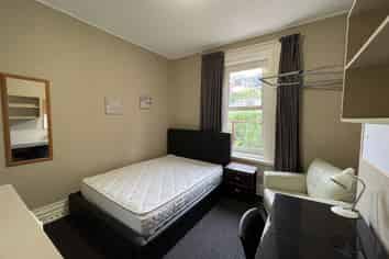 Room 4/ 54 Queen Street, North Dunedin