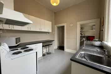 Room 4/ 54 Queen Street, North Dunedin
