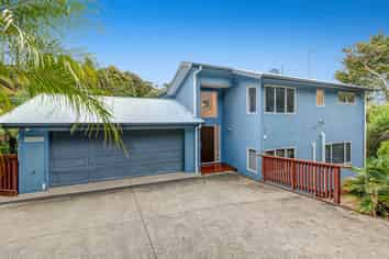 9 Springwater Vale, Unsworth Heights