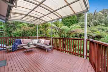 9 Springwater Vale, Unsworth Heights