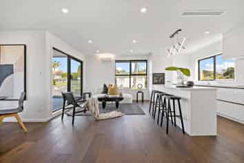 2/19 Haverstock Road, Sandringham