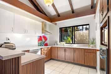 1/1341 Hinemoa Street, Victoria