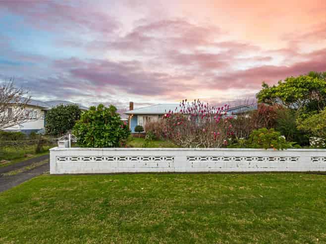 7 Abbotleigh Avenue, Te Atatu Peninsula