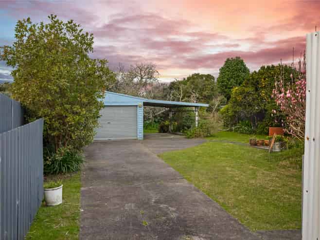 7 Abbotleigh Avenue, Te Atatu Peninsula