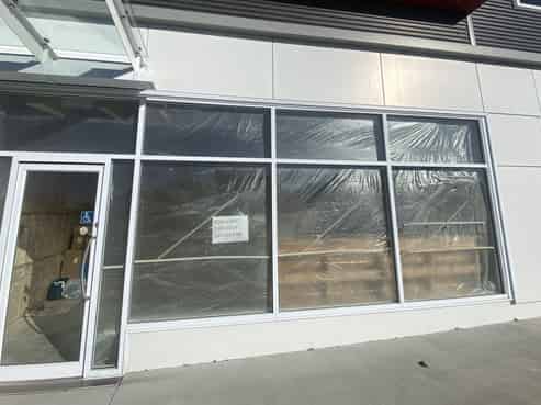 Prime highway exposure - versatile tenancy