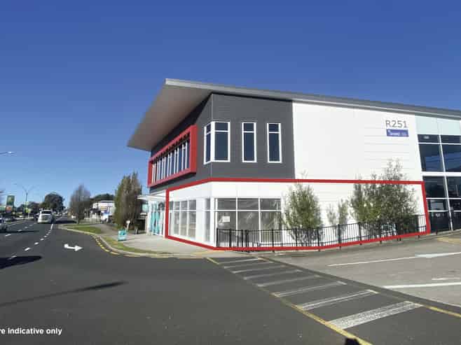 Prime highway exposure - versatile tenancy