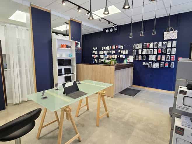 Sleek boutique in the City Centre