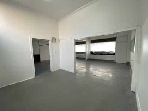 Refurbished and retail-ready – For Lease