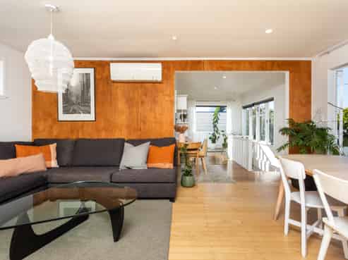 86 Wharf Road, Te Atatu Peninsula