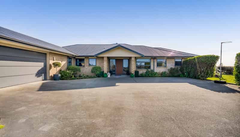 60 Monmouth Road, Pembroke