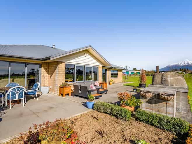 60 Monmouth Road, Pembroke