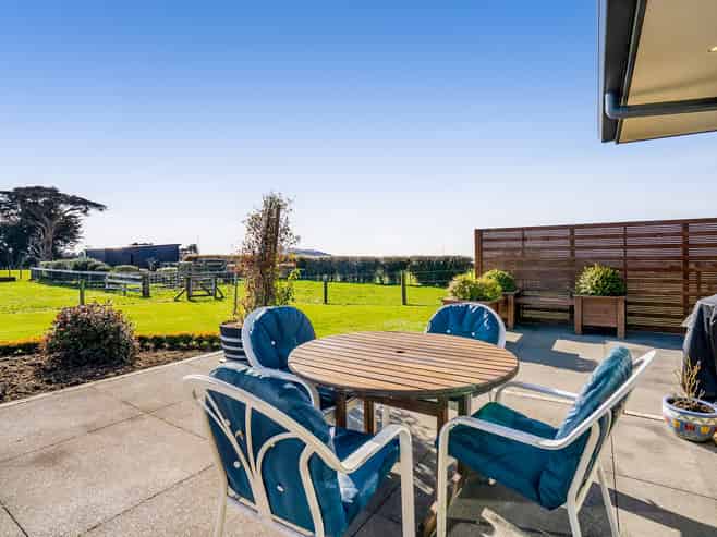 60 Monmouth Road, Pembroke