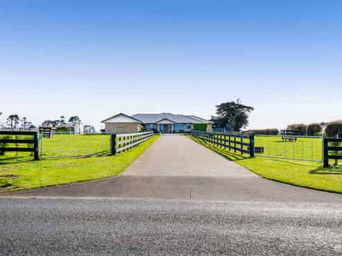 60 Monmouth Road, Pembroke