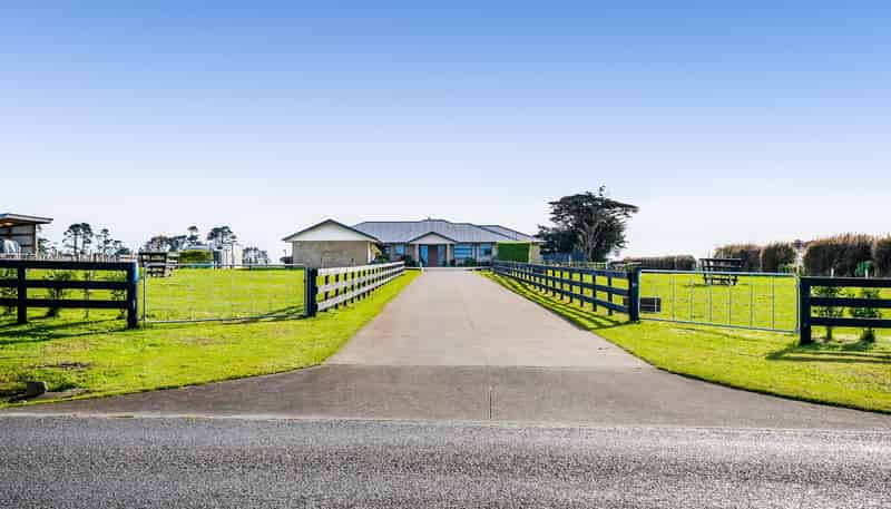 60 Monmouth Road, Pembroke