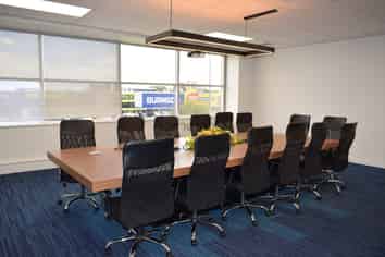 Full Floor available, can incl Signage Rights