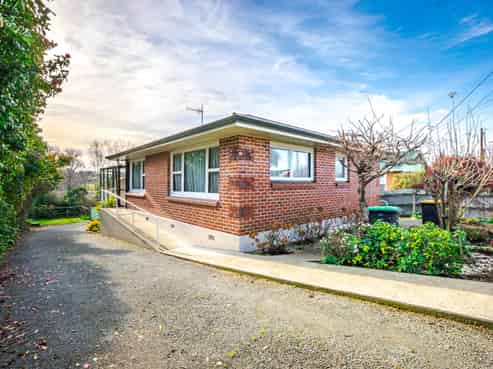 45 Grants Road, Marchwiel