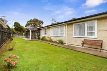 38 Parkway, Wainuiomata