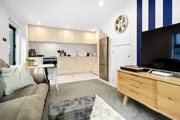 7/10 Rainey Grove, Taita
