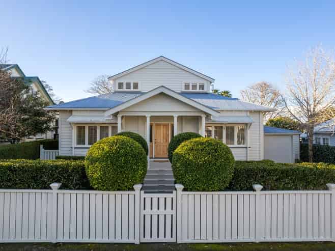 5 Clarence Road, Northcote Point
